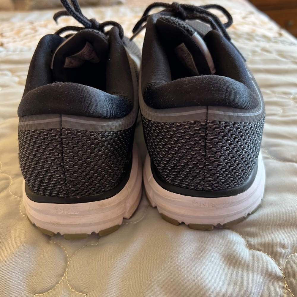 Brooks Revel (#1102601D002) Running Shoes - Size 8 - Picture 4 of 4